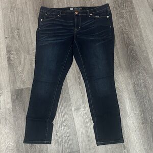 Classic Indigo Women's Cropped Jeans